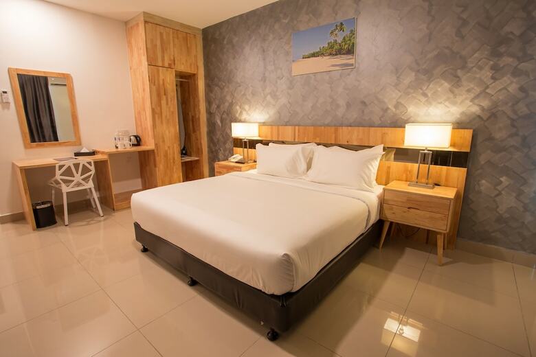Adya Hotel Chenang