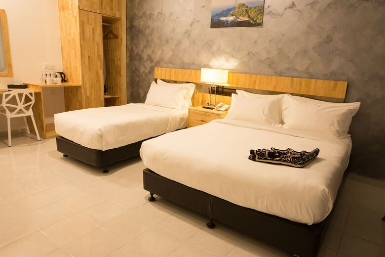 Adya Hotel Chenang