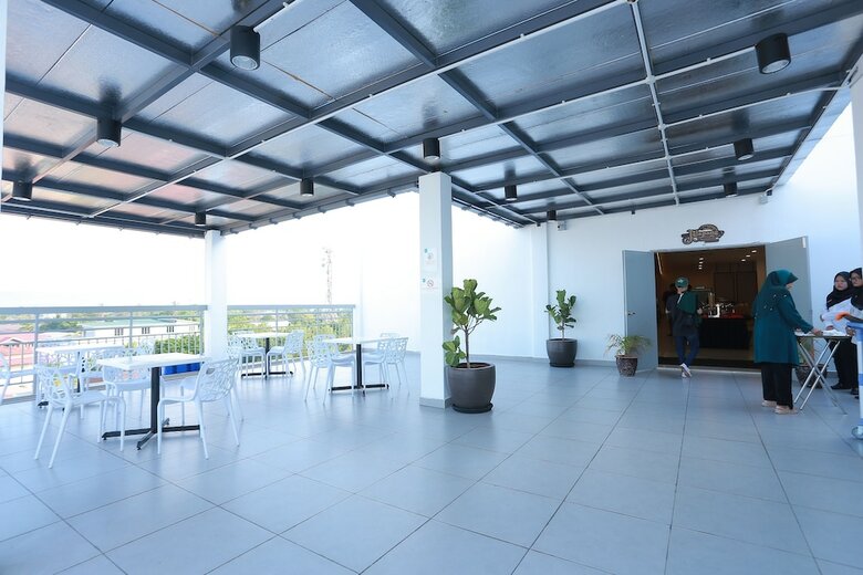 Adya Hotel Chenang