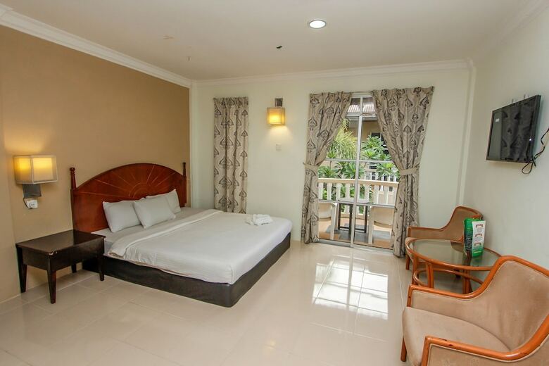 Hotel Langkapuri Inn