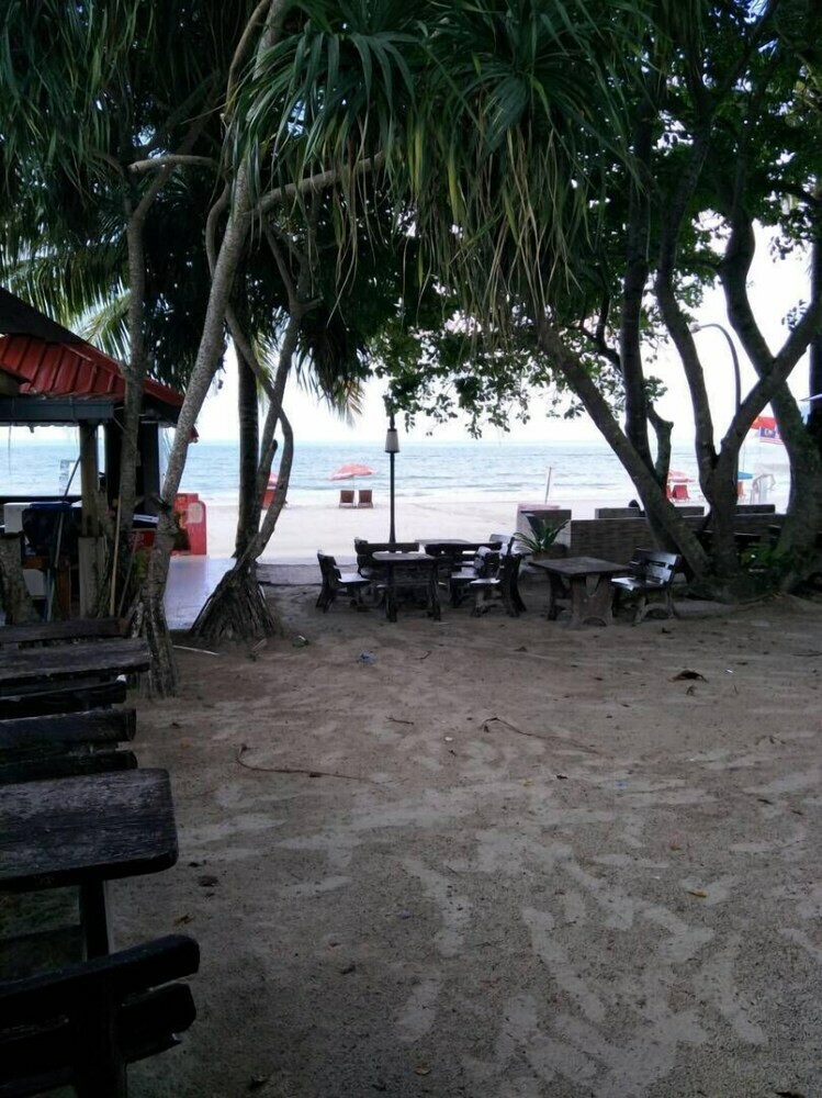 Hotel Langkapuri Inn