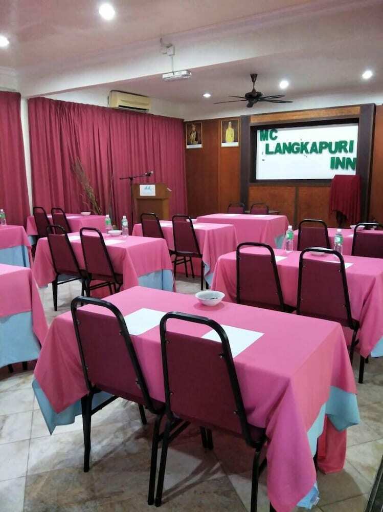 Hotel Langkapuri Inn