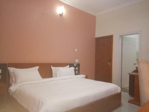Kifina Emerald Hotel