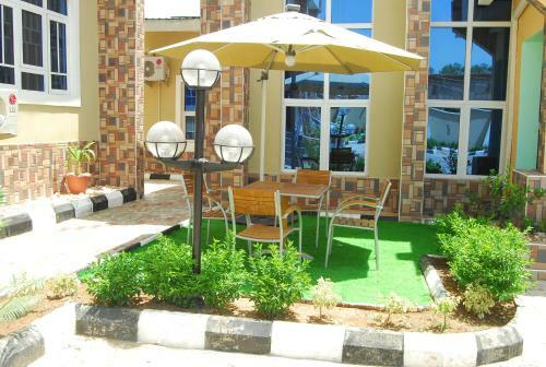Fast Track Hotel