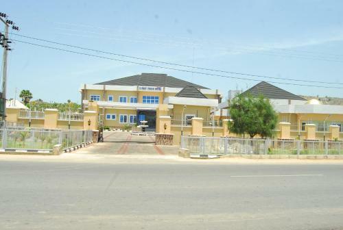 Fast Track Hotel