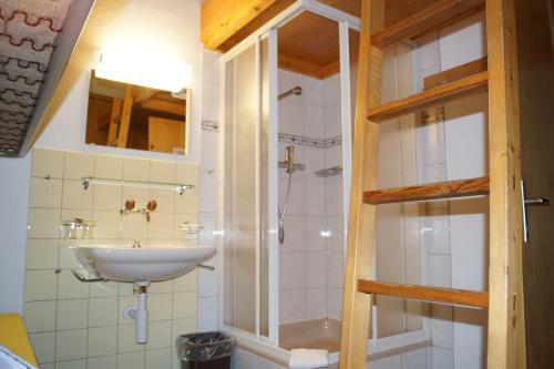 Hostal Pensiun Lischana
