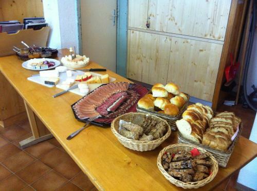 Hostal Pensiun Lischana