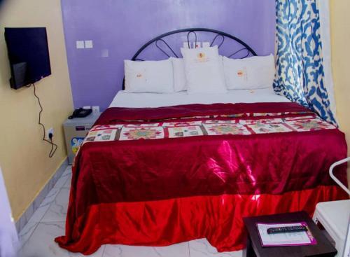 Purple Crown Hotel