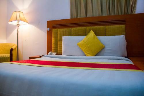 Hotel Crystal Court