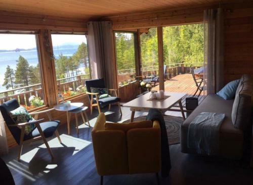 Lodge Tustna Ladestasjon