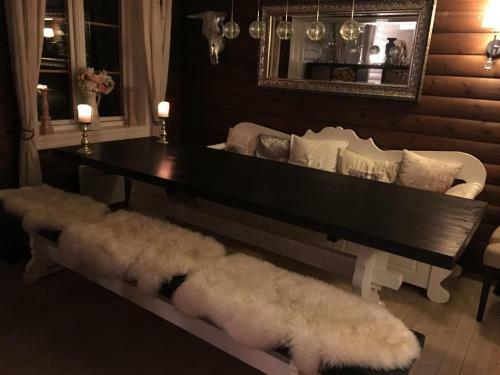 Stor Flott T�mmer Hytte
