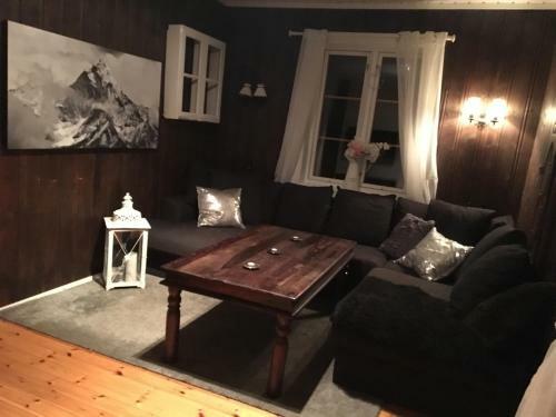 Stor Flott T�mmer Hytte