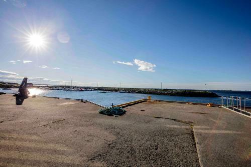 Spacious And Modern Apartment. �rland