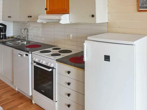 Apartamento Three-bedroom Holiday Home In Selje 4