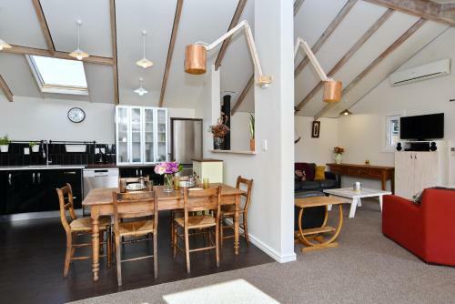 Aspen Villa - Christchurch Holiday Homes