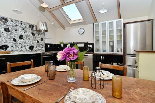 Aspen Villa - Christchurch Holiday Homes