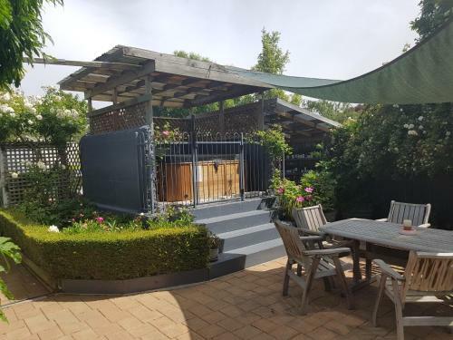 Olde Mill House B&B & Bike2wine Cycle Hire