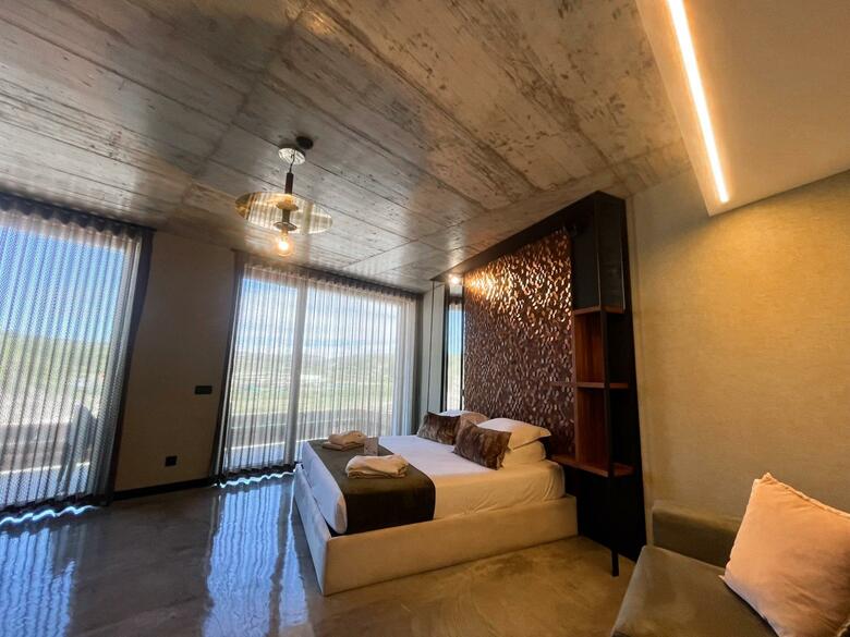 Hostal West Beach Hostel