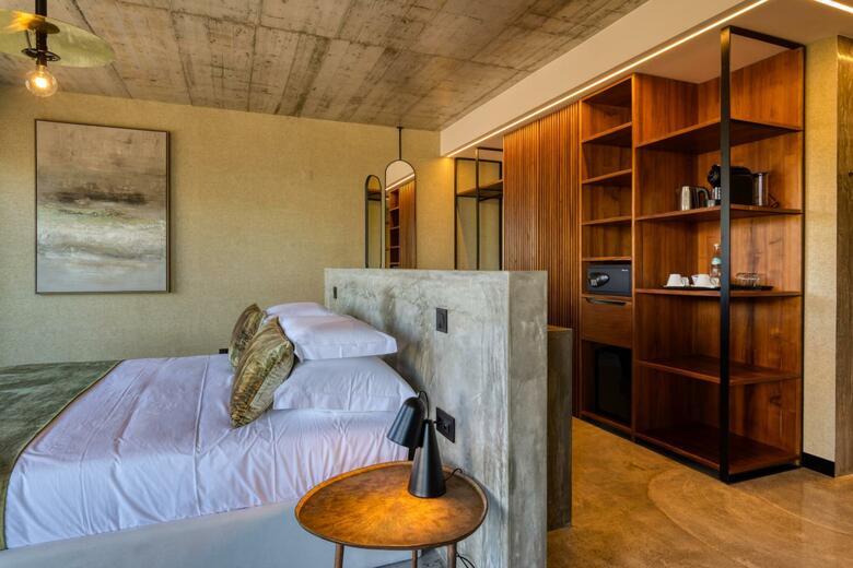 Hostal West Beach Hostel