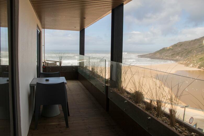 Hostal West Beach Hostel