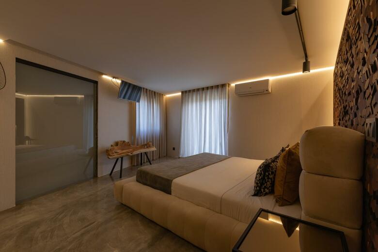 Hostal West Beach Hostel