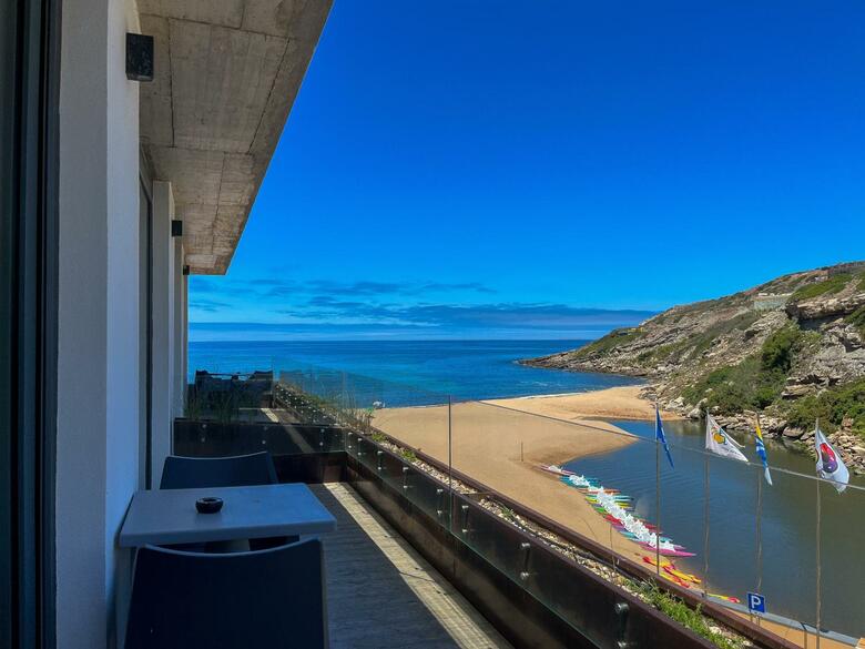 Hostal West Beach Hostel