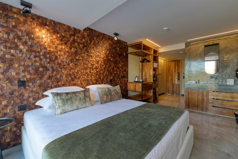 Hostal West Beach Hostel
