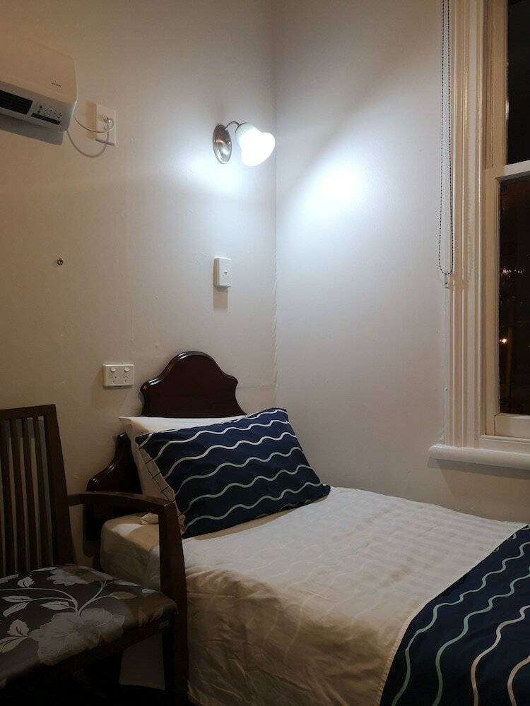 Golden Cross Hotel