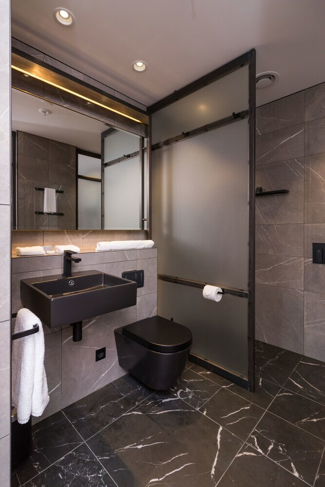 Clarence Boutique Hotel
