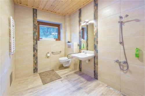 Apartamenty 58 Czarny Gro?