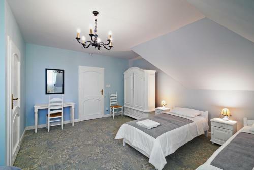 Hostal Dw�r Osmolice