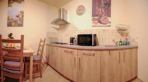 Hostal Pokoje Za Kinem