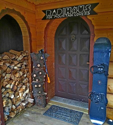 Radihaus & Treehaus ?ar