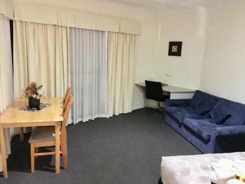 Lakeview Motor Inn