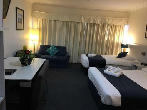 Lakeview Motor Inn