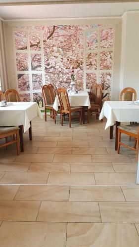 Bed & Breakfast Restauracja I Noclegi Pod Sikork?