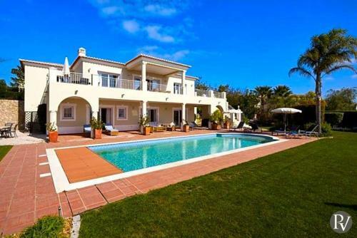 Praia Da Luz Villa Sleeps 8 Pool Air Con Wifi