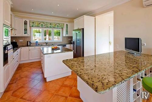 Praia Da Luz Villa Sleeps 8 Pool Air Con Wifi