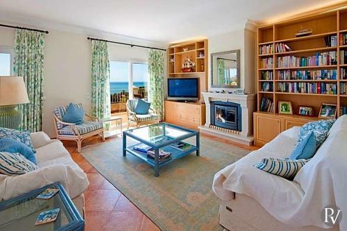 Praia Da Luz Villa Sleeps 8 Pool Air Con Wifi