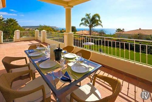 Praia Da Luz Villa Sleeps 8 Pool Air Con Wifi