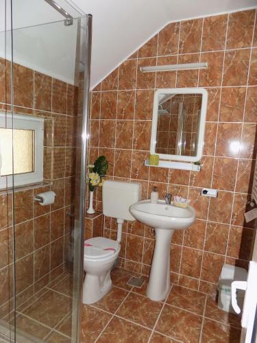 Hostal Pension Eden
