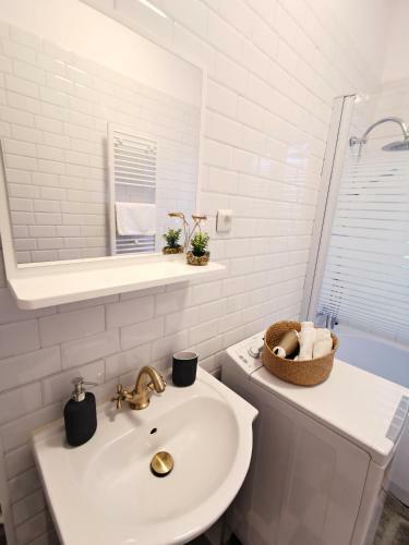 Uptown Luxury Apartment