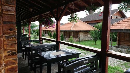 Lodge Satul Traditional