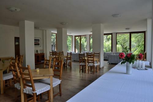 Villa River Grill House