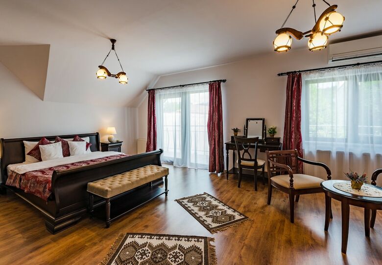 Hostal Flora Luxury House