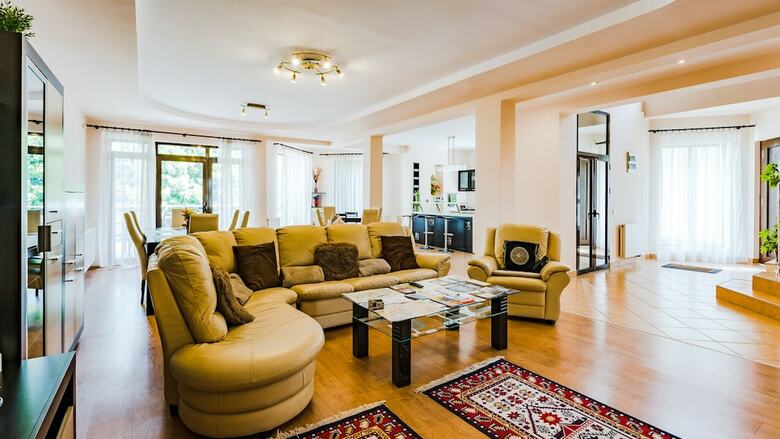 Hostal Flora Luxury House