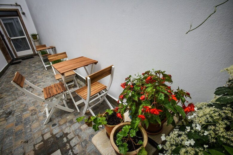 Yellowboot Aparthotel