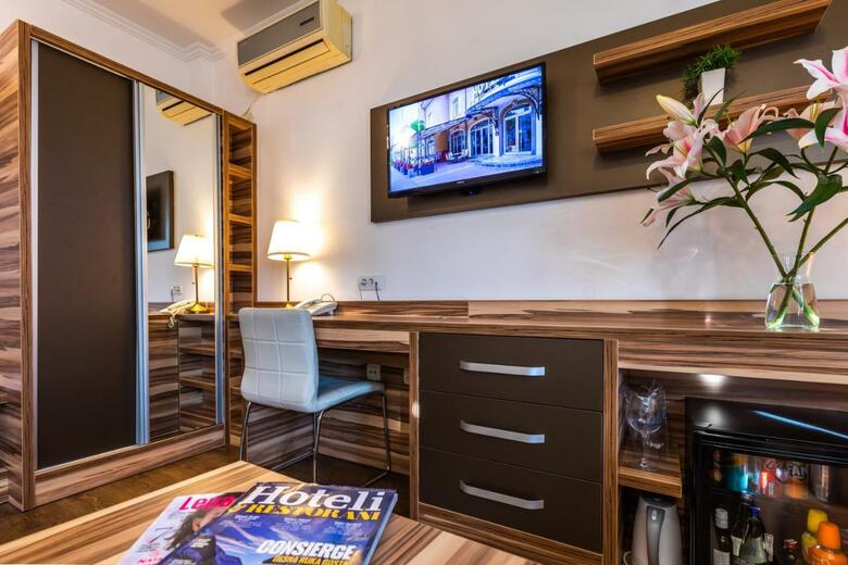 Hotel Royal Crown Garni