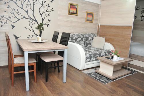 Apartments Petrovi?