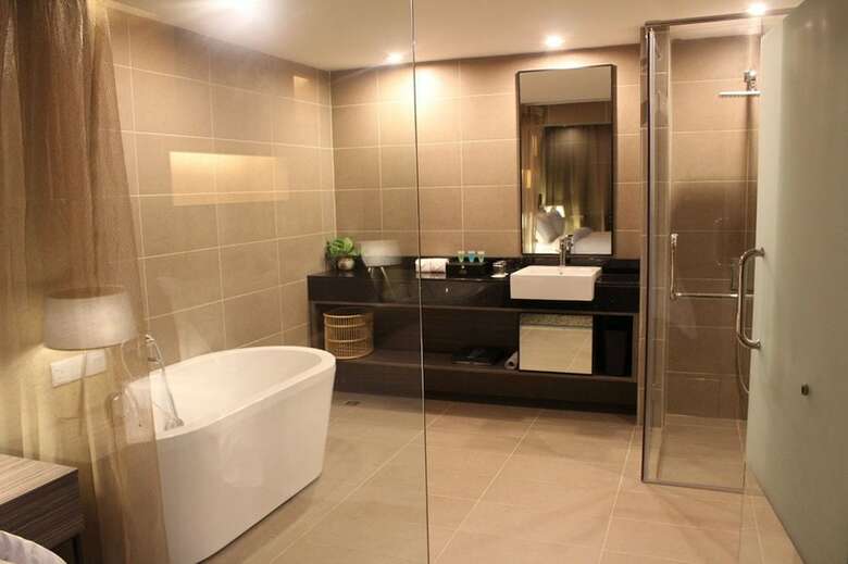 Grand Alora Hotel